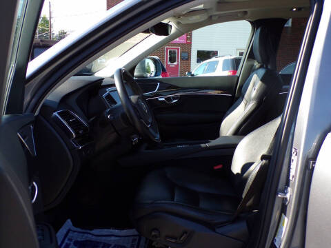 2018 Volvo XC90 T6 Momentum