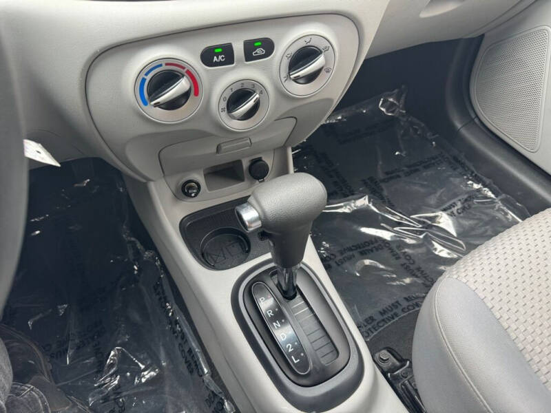 2010 Hyundai Accent Blue