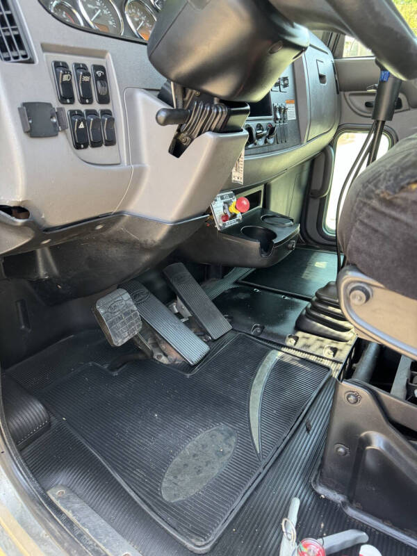 2010 Peterbilt 337