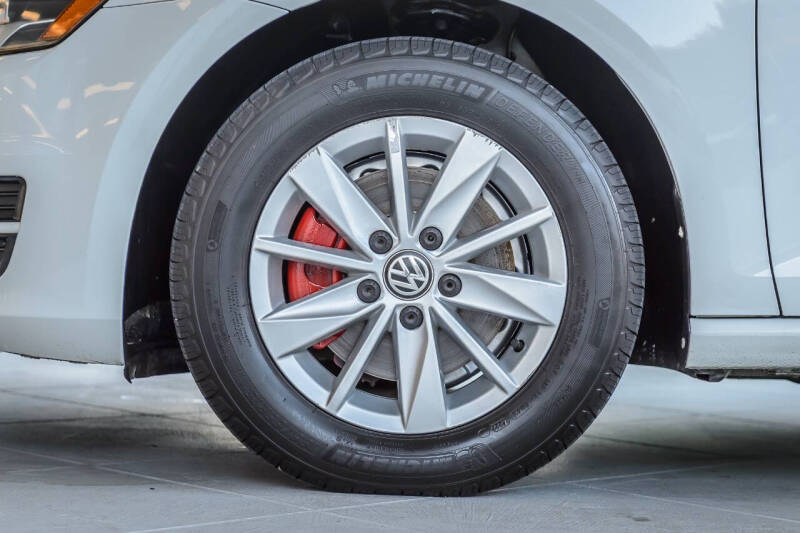 2016 Volkswagen Golf TSI S