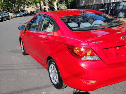 2012 Hyundai Accent GLS