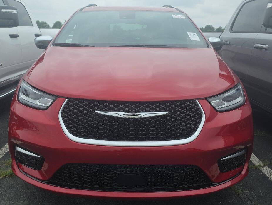 Red Hot Pearlcoat 2025 Chrysler Pacifica Pinnacle AWD Pinnacle 4dr Mini-Van 2