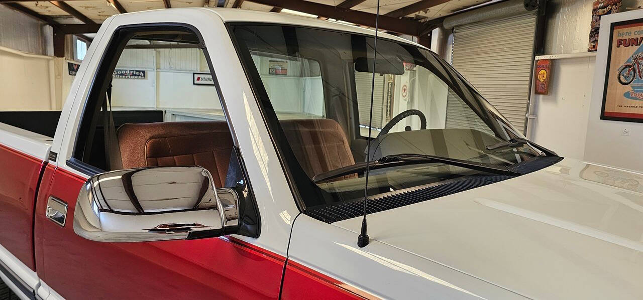 1995 Chevrolet C/K 1500 Series 29