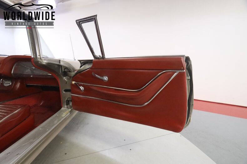 1959 Ford Thunderbird