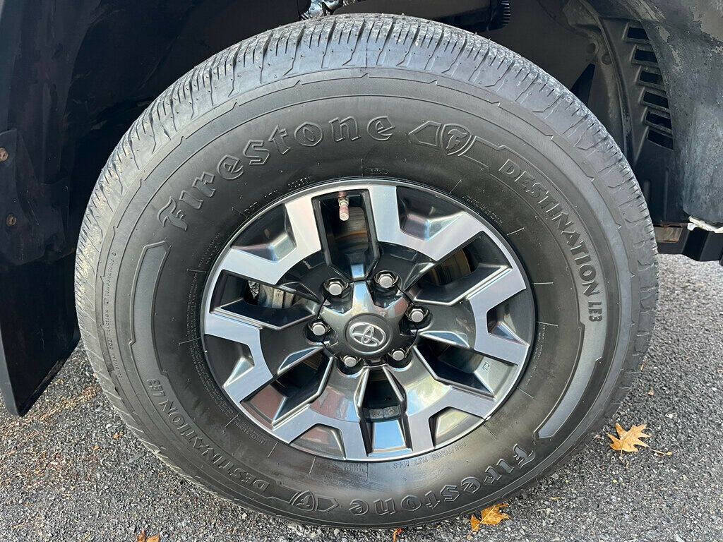 2018 Toyota Tacoma 14