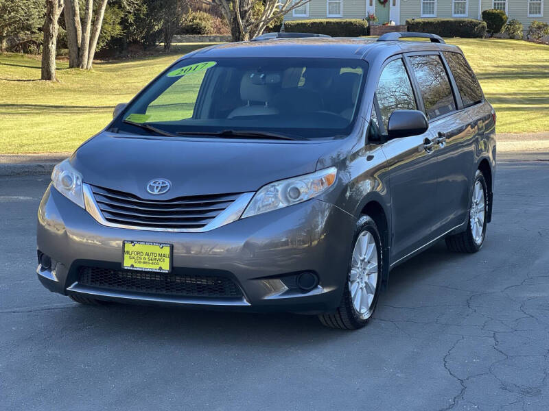 2017 Toyota Sienna LE 7-Passenger