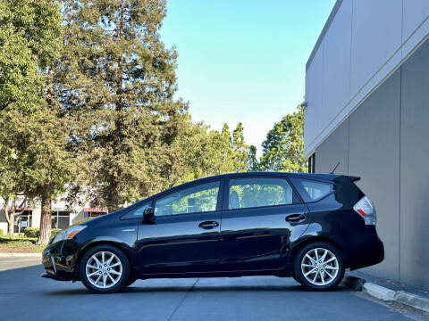2012 Toyota Prius v Five