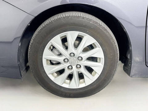 2014 Toyota Prius Plug-in Hybrid Advanced