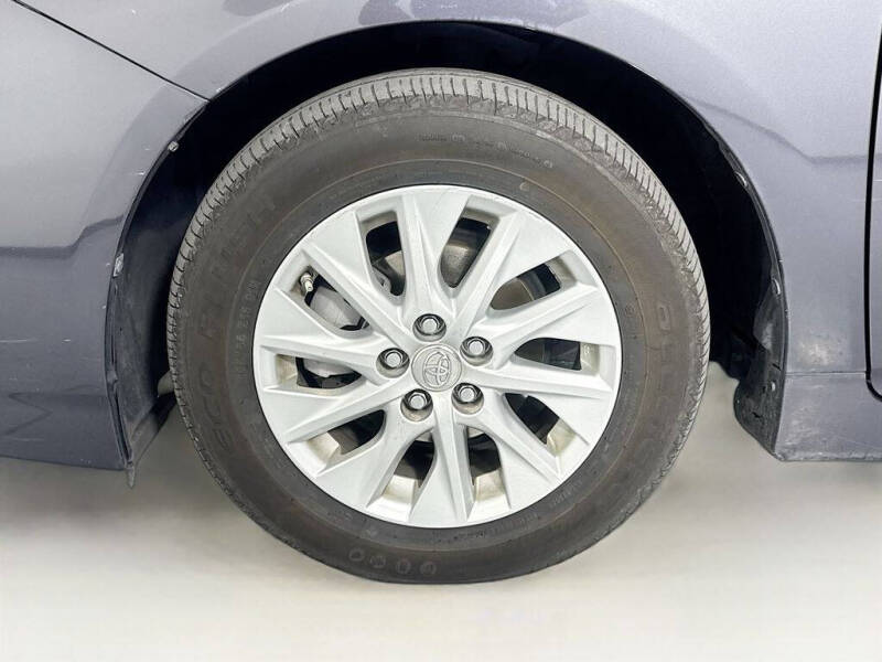 2014 Toyota Prius Plug-in Hybrid Advanced