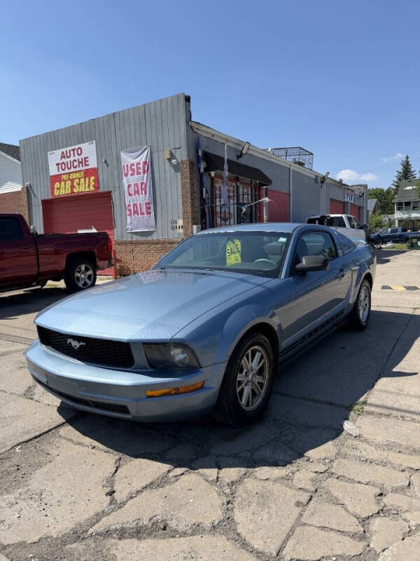 2005 Ford Mustang V6 Deluxe