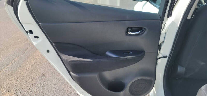 2016 Nissan LEAF S-24