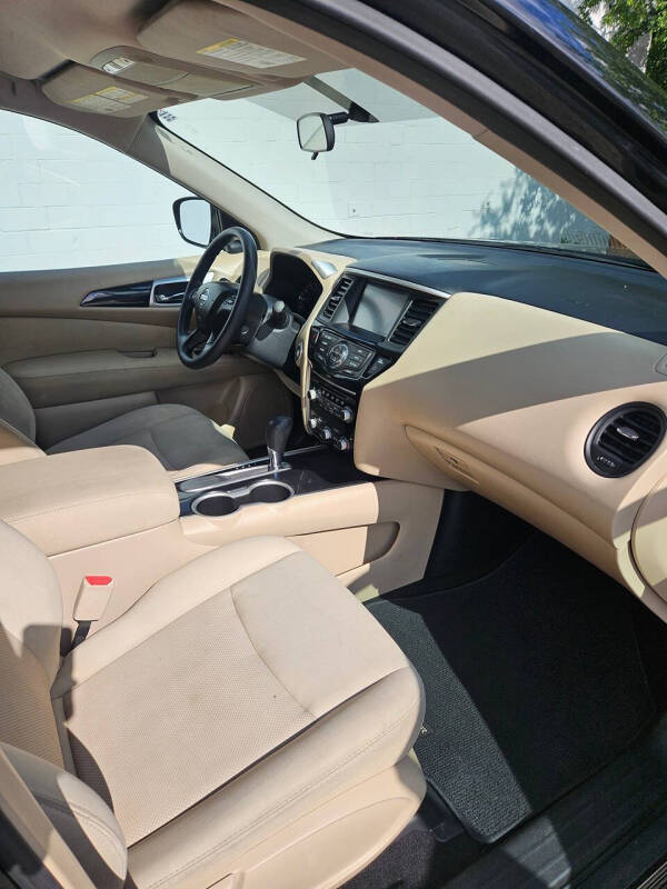 2017 Nissan Pathfinder S