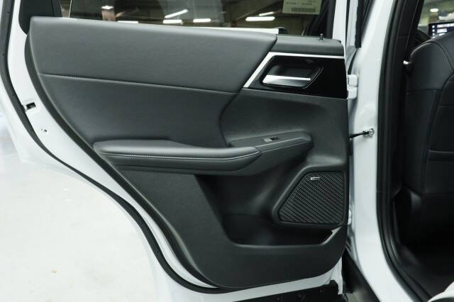 2026 Mitsubishi Outlander LE