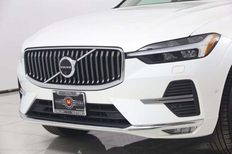 2023 Volvo XC60 B5 Plus Bright Theme