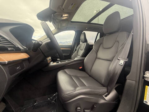 2025 Volvo XC90 B6 Plus Bright Theme 7P