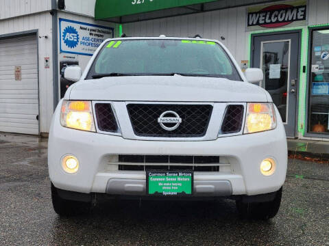 2011 Nissan Pathfinder LE