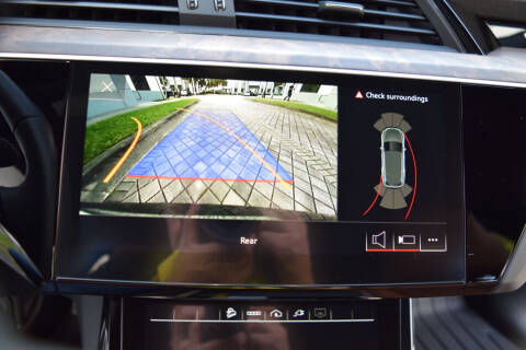 2022 Audi e-tron quattro Premium