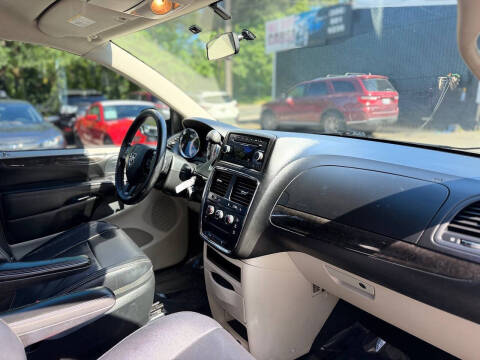 2014 Dodge Grand Caravan American Value Package