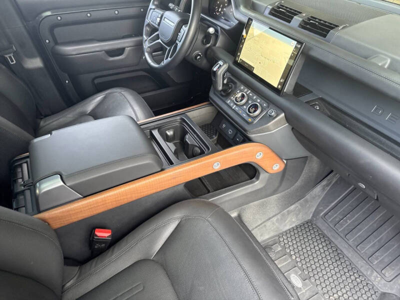 2024 Land Rover Defender 110 P400 X