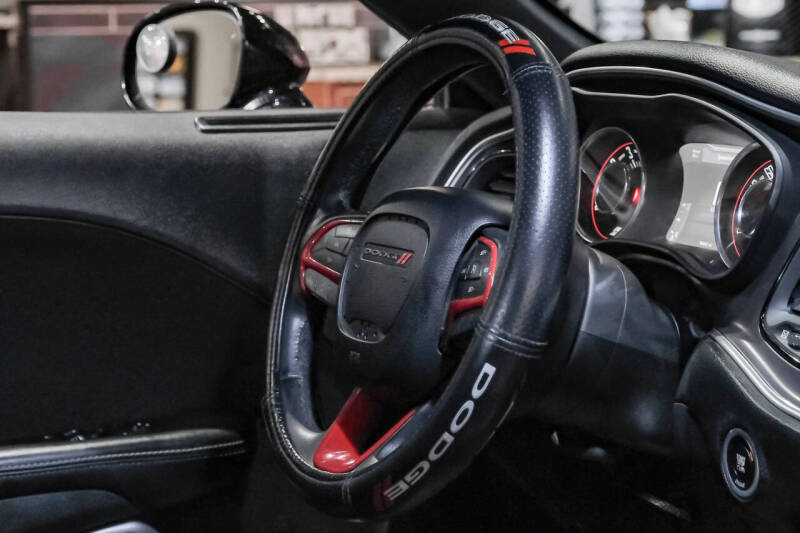 2015 Dodge Challenger SXT