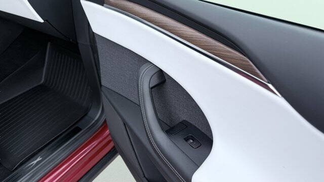 2023 Tesla Model X Standard Range