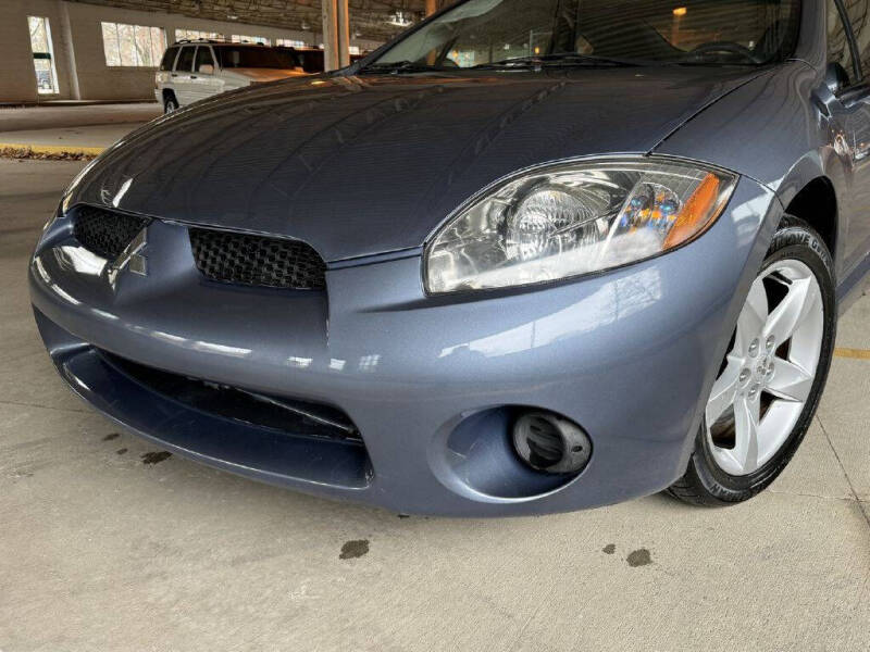 2007 Mitsubishi Eclipse GS photo 2