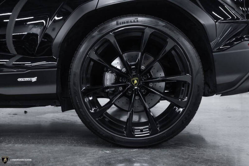 2023 Lamborghini Urus S