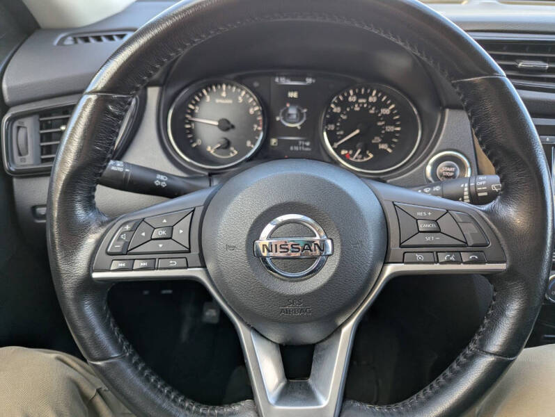 2017 Nissan Rogue SV