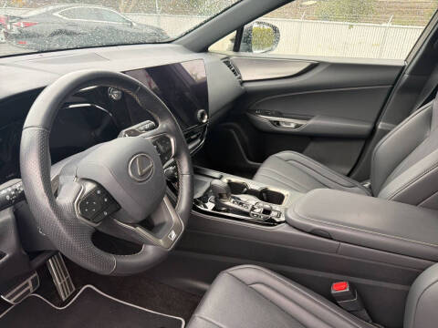 2024 Lexus NX 450h+ F SPORT Handling
