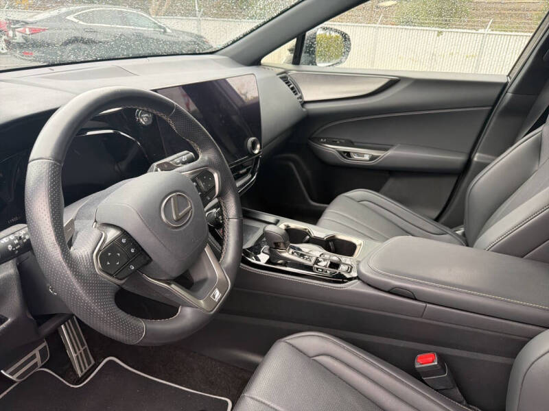 2024 Lexus NX 450h+ F SPORT Handling