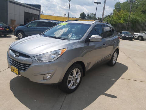 2013 Hyundai Tucson for sale at GS AUTO SALES INC in Milwaukee WI