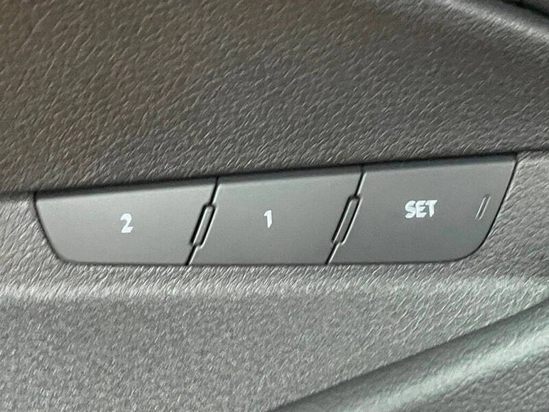 2021 Audi e-tron quattro Premium