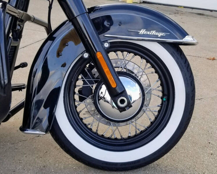 2019 Harley-Davidson FLHCS