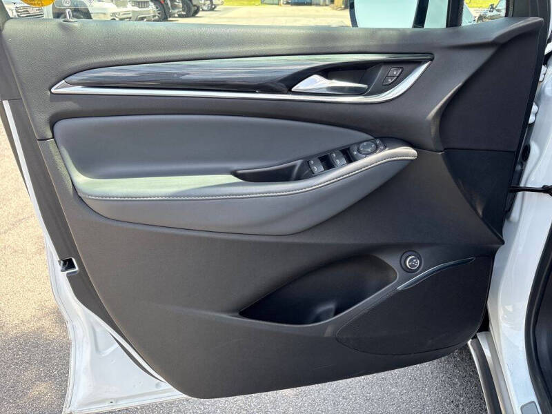 2022 Buick Enclave Essence
