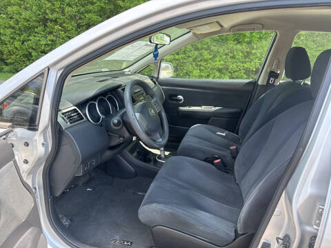 2009 Nissan Versa 1.8 S