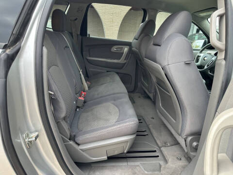 2011 Chevrolet Traverse LS