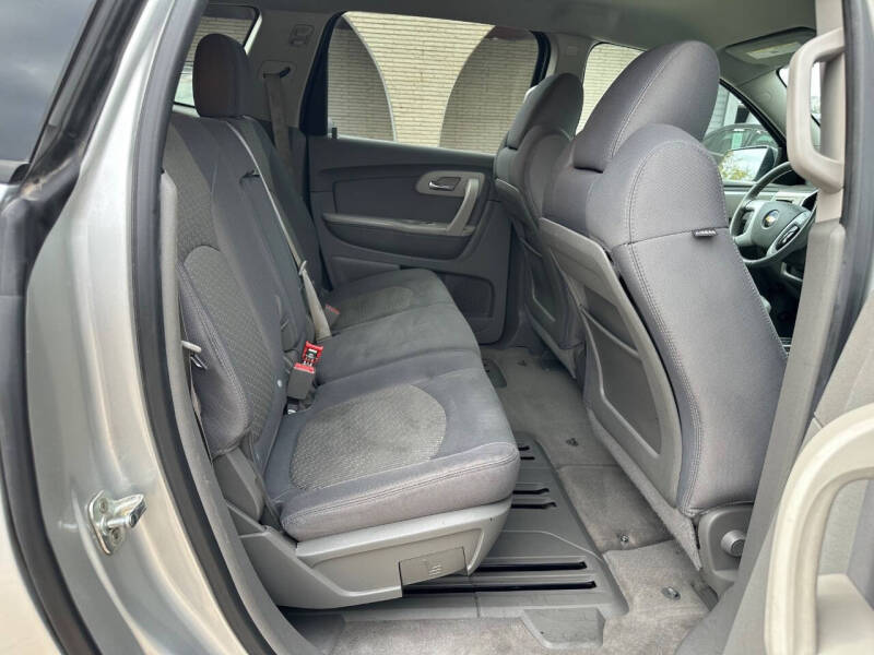 2011 Chevrolet Traverse LS