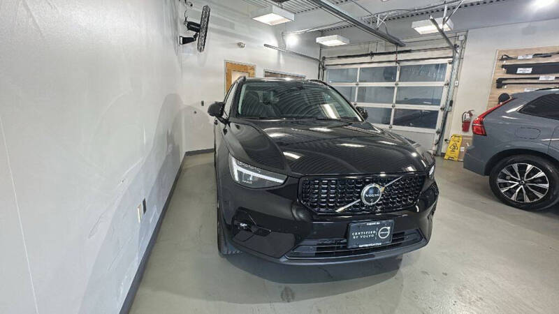 2026 Volvo XC40 B5 Plus
