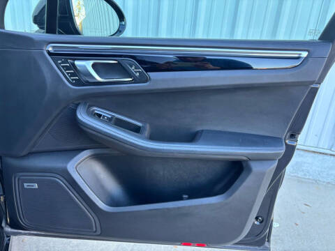 2023 Porsche Macan S