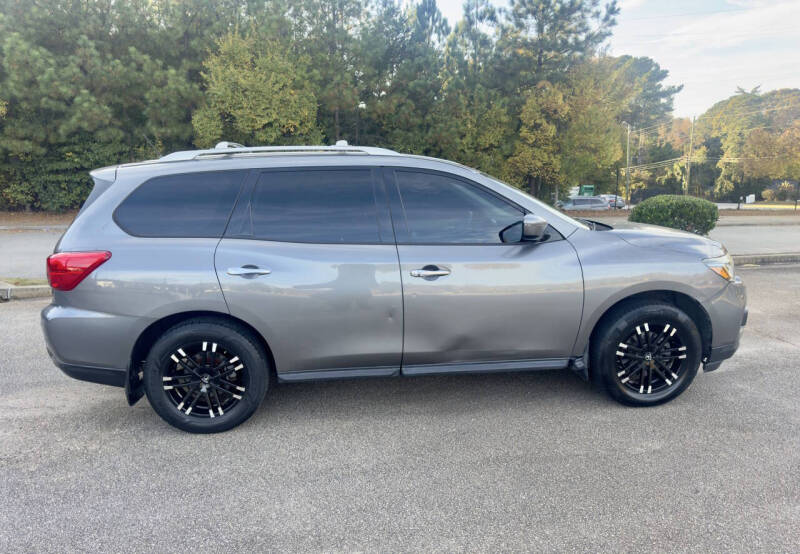 2017 Nissan Pathfinder SV