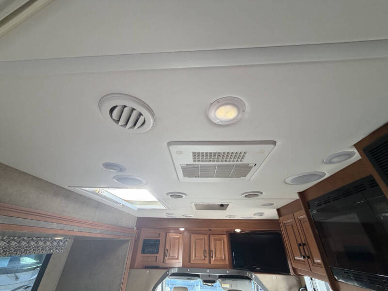 2017 Forest River Sunseeker MBS