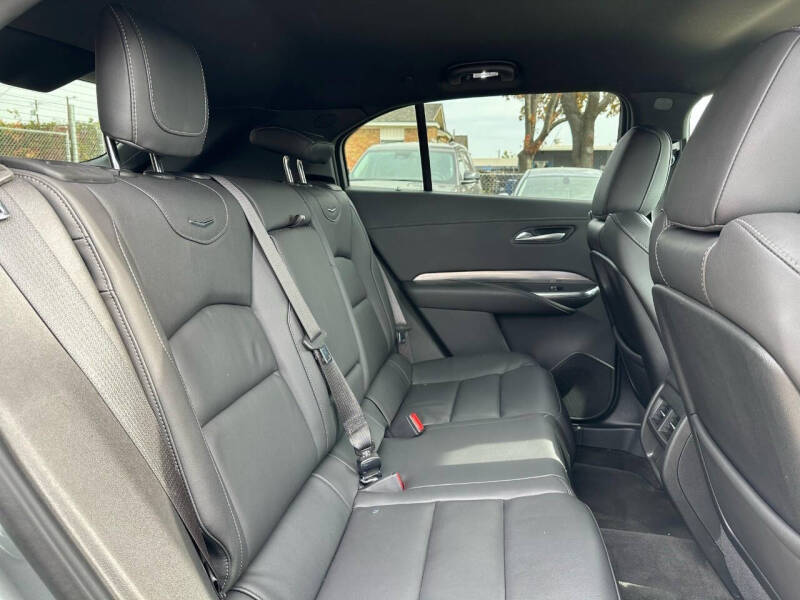 2025 Cadillac XT4 Premium Luxury