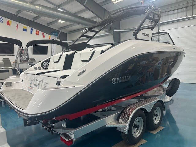 2025 Yamaha 222SE