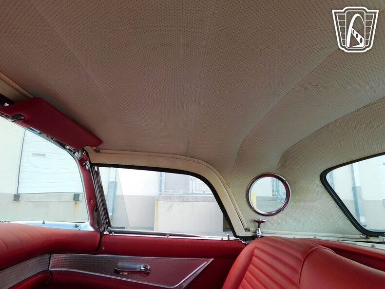 1957 Ford Thunderbird