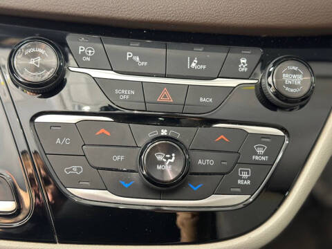 2017 Chrysler Pacifica Touring-L Plus