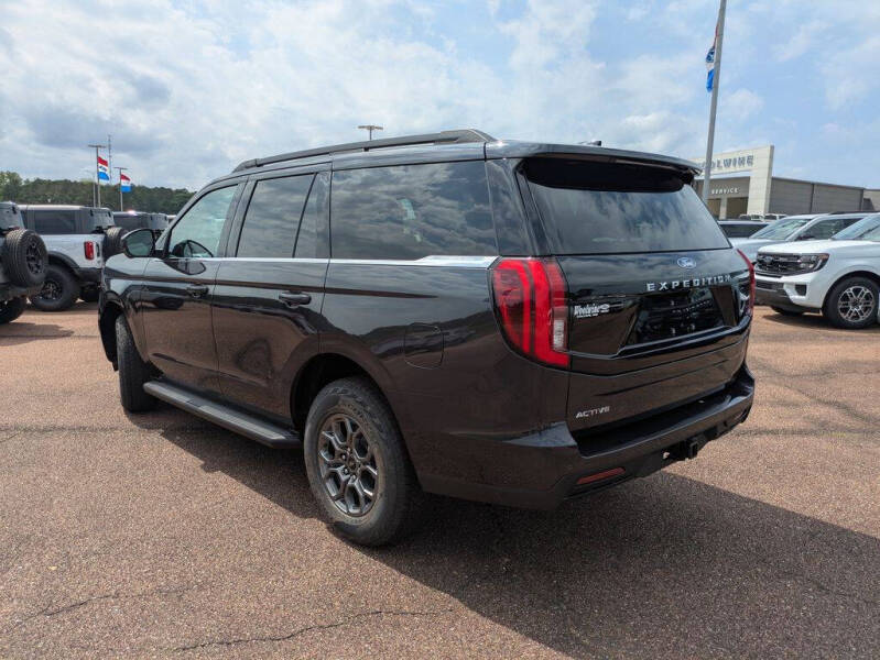2026 Ford Expedition Active