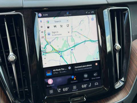 2023 Volvo XC60 B5 Plus Dark Theme