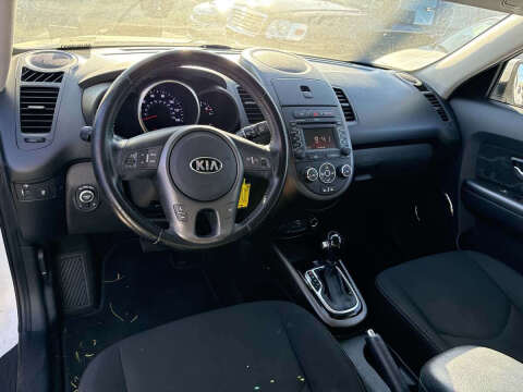 2013 Kia Soul +