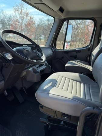 2014 Freightliner M2 106