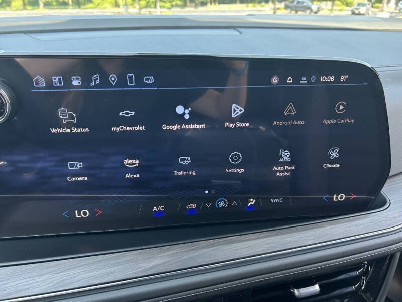 2025 Chevrolet Suburban LS